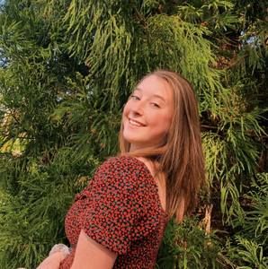 Meet your Posher, Hayley